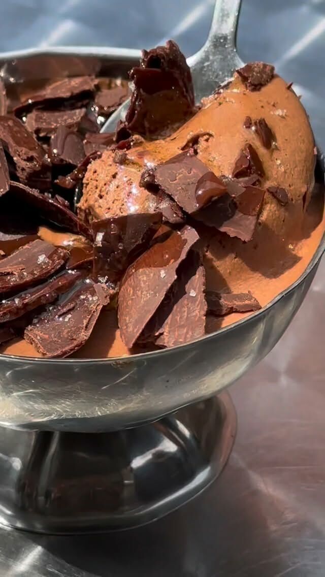 T’as déjà goûté notre mousse ?? 🤤

#fellowsrestaurant #parisfood #parisdining #dessert #moussedechocolate