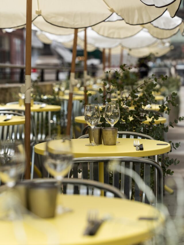 La dolce vita sur la terrasse de Fellows st germain des pres <3

#fellowsrestaurant #parisrestaurant #paris06 #terrasse #restaurantdesign