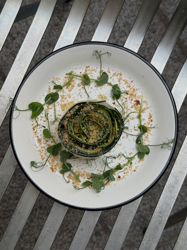 Nos sides <3

1 - courgette aguachile
2 - champignons isakaya
3 - guacamole de brocolis
4 - focaccia tartare de tomate

#fellowsrestaurant #restaurantparis #veggie #vegetarianfood #foodie